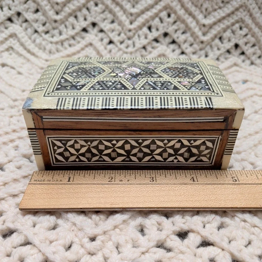 Vintage Hand Carved Wooden Trinket Box Intricate Mother of Pearl Inlay